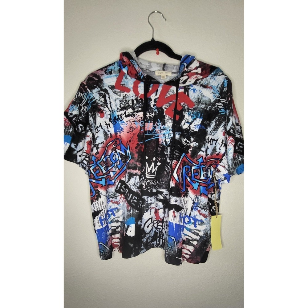 Paper + Tee Womens Graffiti Print Short Sleeve Hoodie Size 1X Skater Goth NWT.